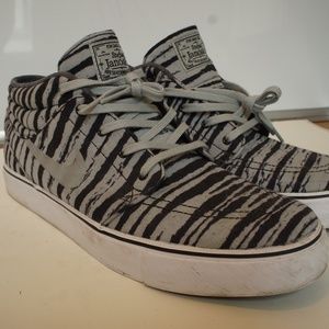 NIKE SB STEFAN JANOSKI MID PREMIUM (ZEBRA PACK)